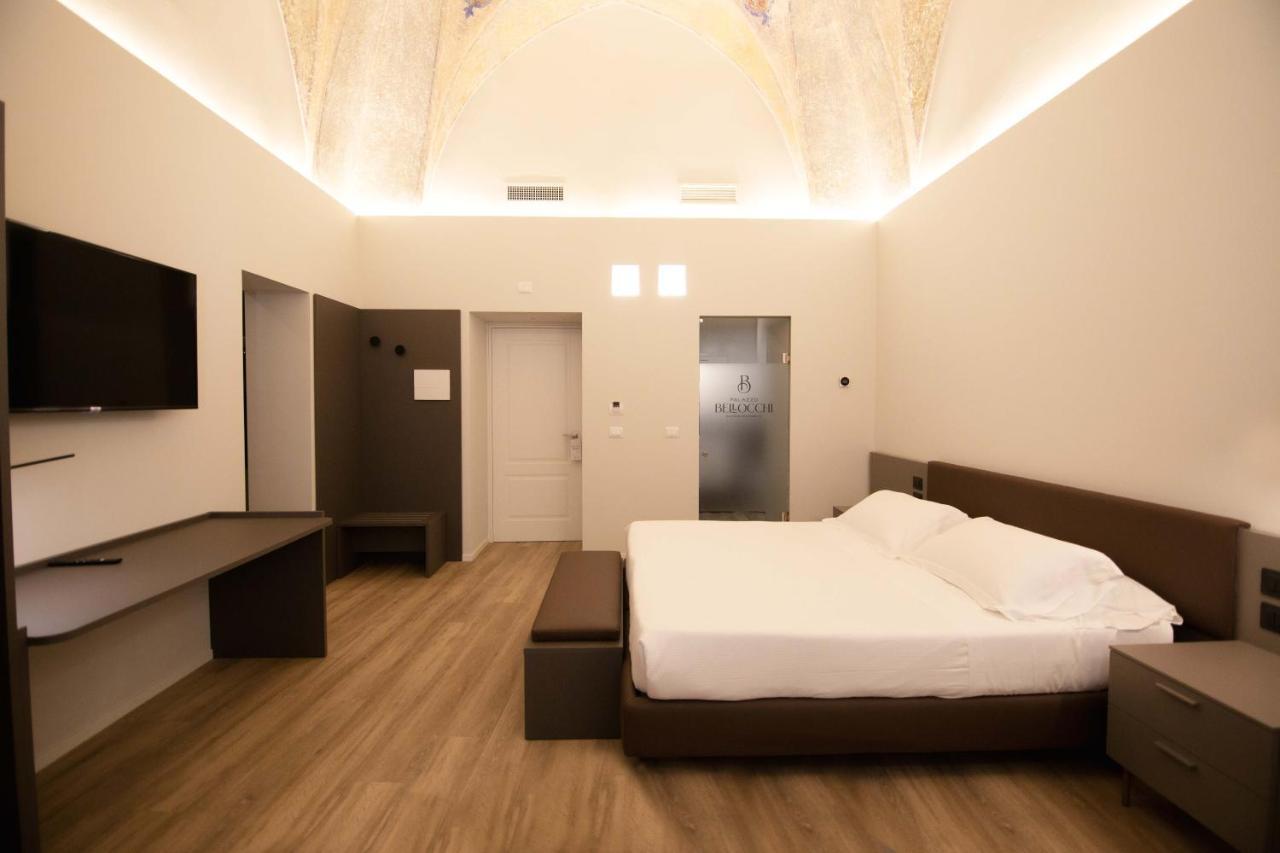 Palazzo Bellocchi - Suites & Apartments Brindisi Ngoại thất bức ảnh