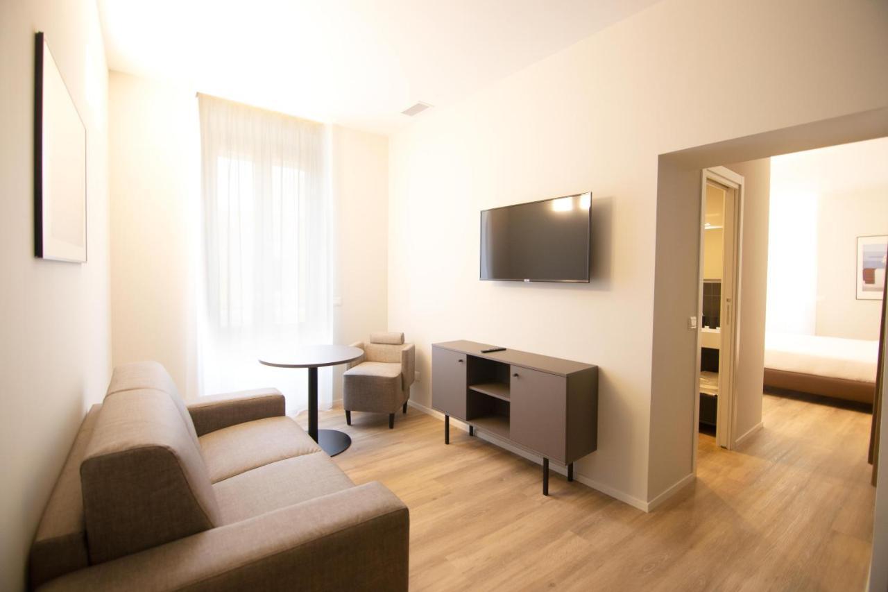 Palazzo Bellocchi - Suites & Apartments Brindisi Ngoại thất bức ảnh