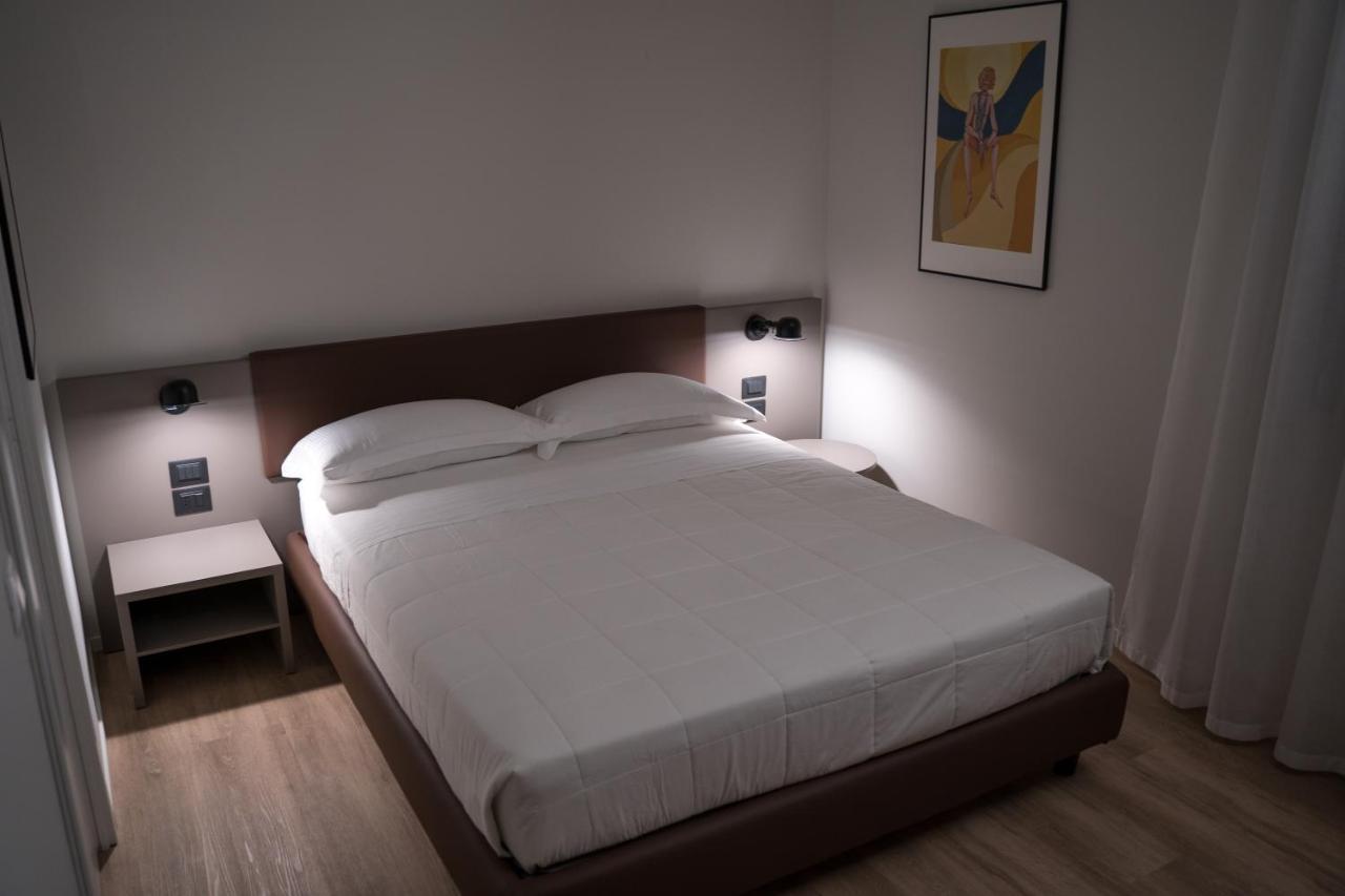 Palazzo Bellocchi - Suites & Apartments Brindisi Ngoại thất bức ảnh