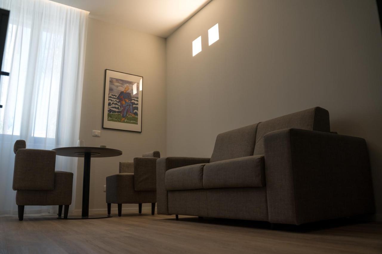 Palazzo Bellocchi - Suites & Apartments Brindisi Ngoại thất bức ảnh