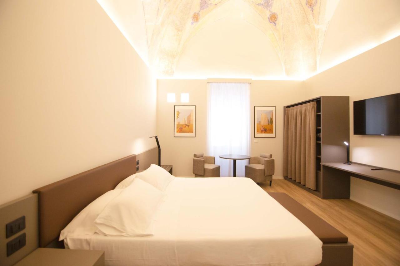 Palazzo Bellocchi - Suites & Apartments Brindisi Ngoại thất bức ảnh