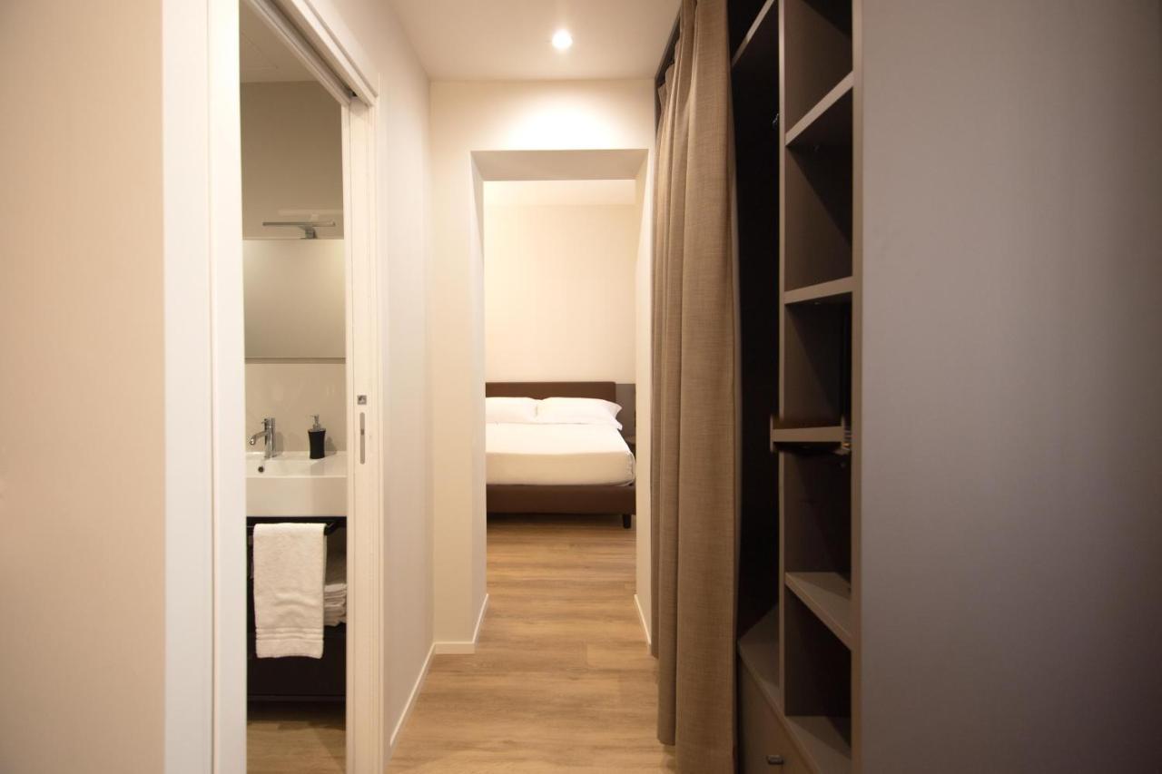 Palazzo Bellocchi - Suites & Apartments Brindisi Ngoại thất bức ảnh