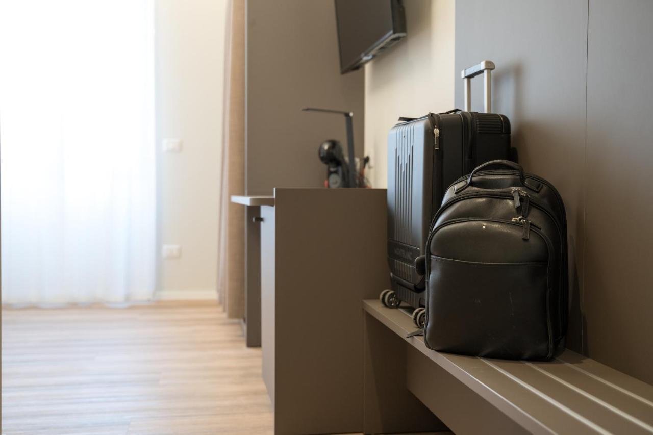 Palazzo Bellocchi - Suites & Apartments Brindisi Phòng bức ảnh