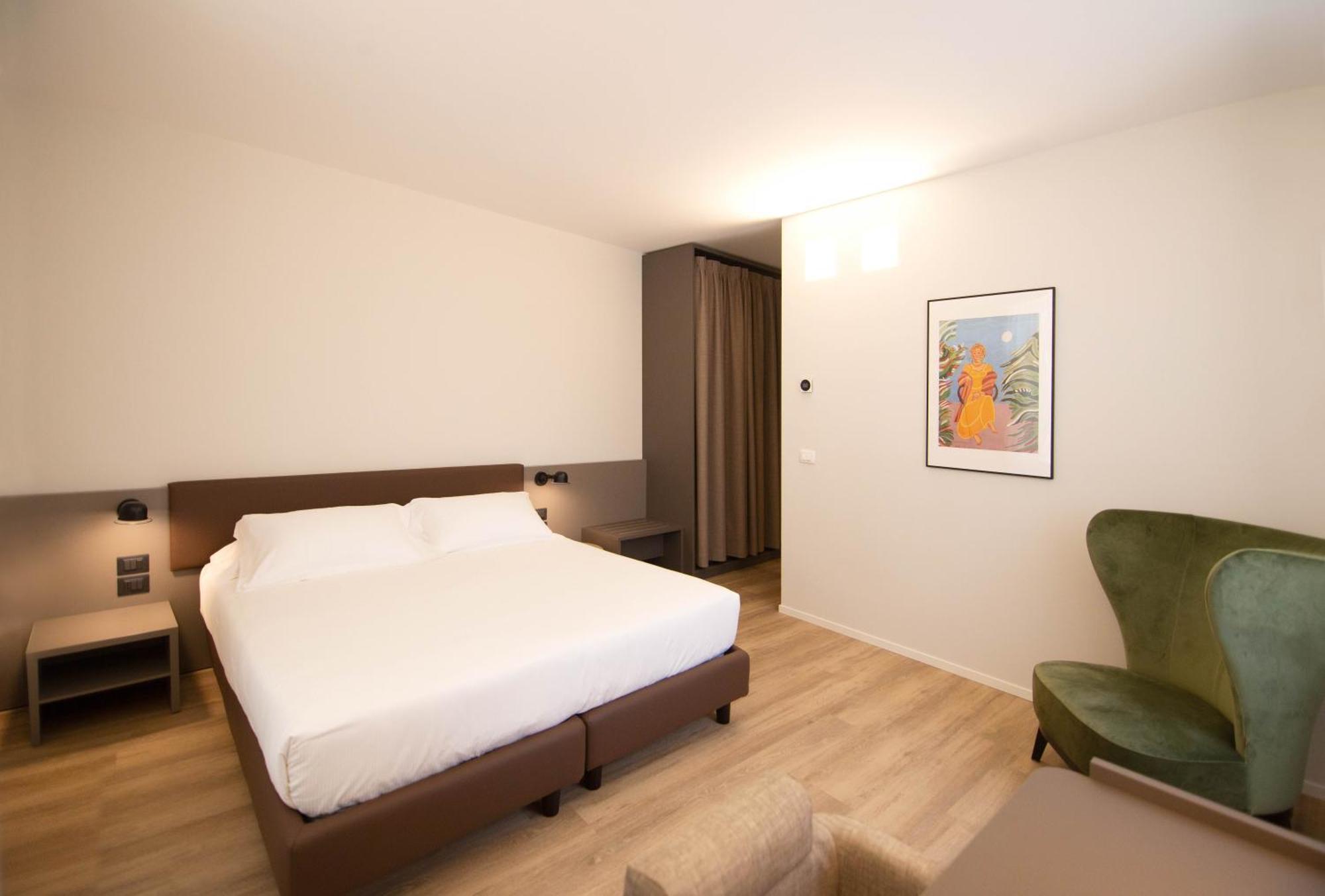 Palazzo Bellocchi - Suites & Apartments Brindisi Phòng bức ảnh