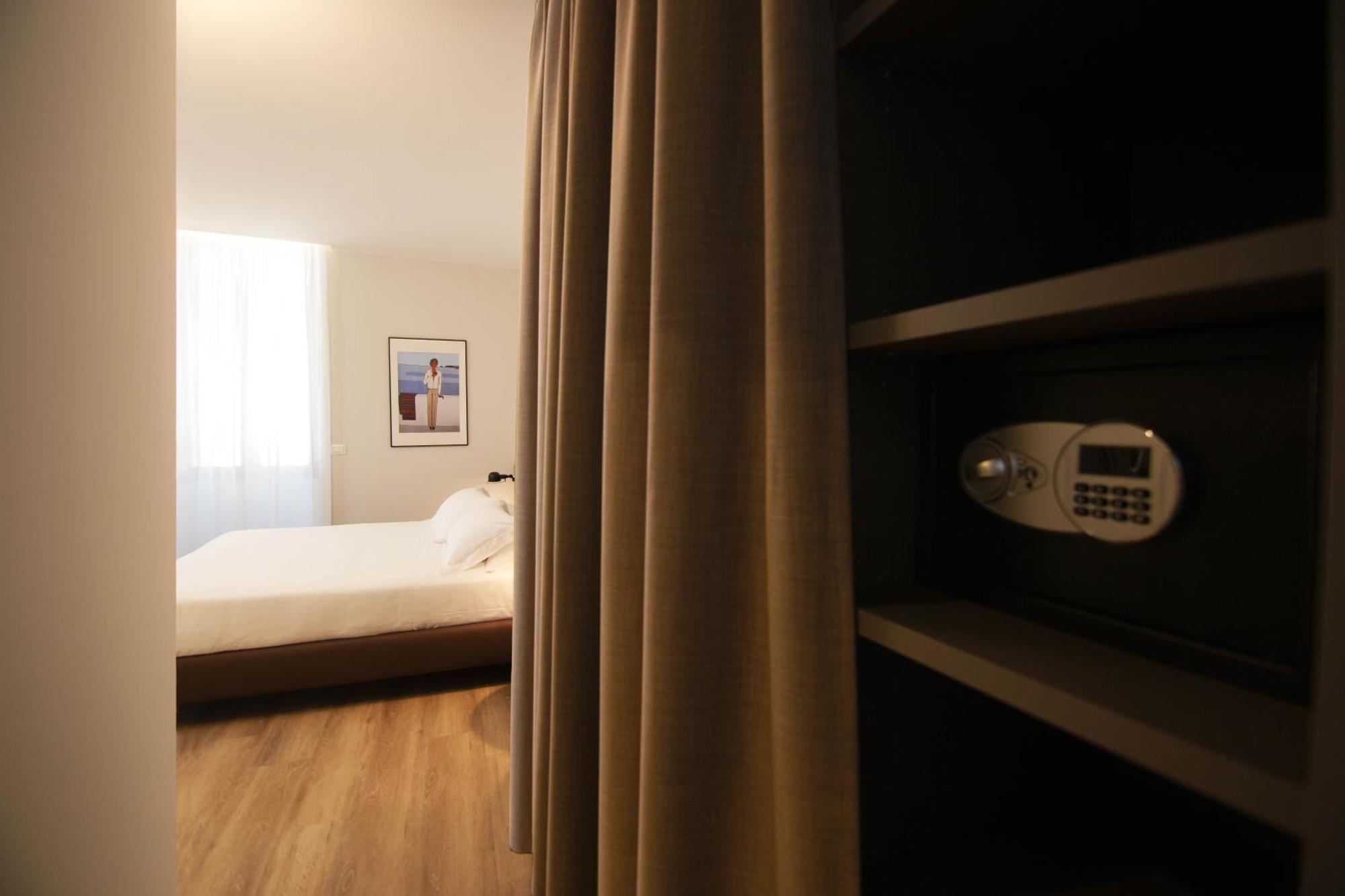 Palazzo Bellocchi - Suites & Apartments Brindisi Phòng bức ảnh